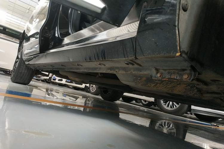 Used Hanteng V7 2019 1.5T Automatic Luxury 7-Seater China VI Standard Right Side Sill