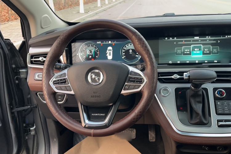 Used Hanteng V7 2019 1.5T Automatic Flagship Model 7 Seats China V Emission Standard Interior 10