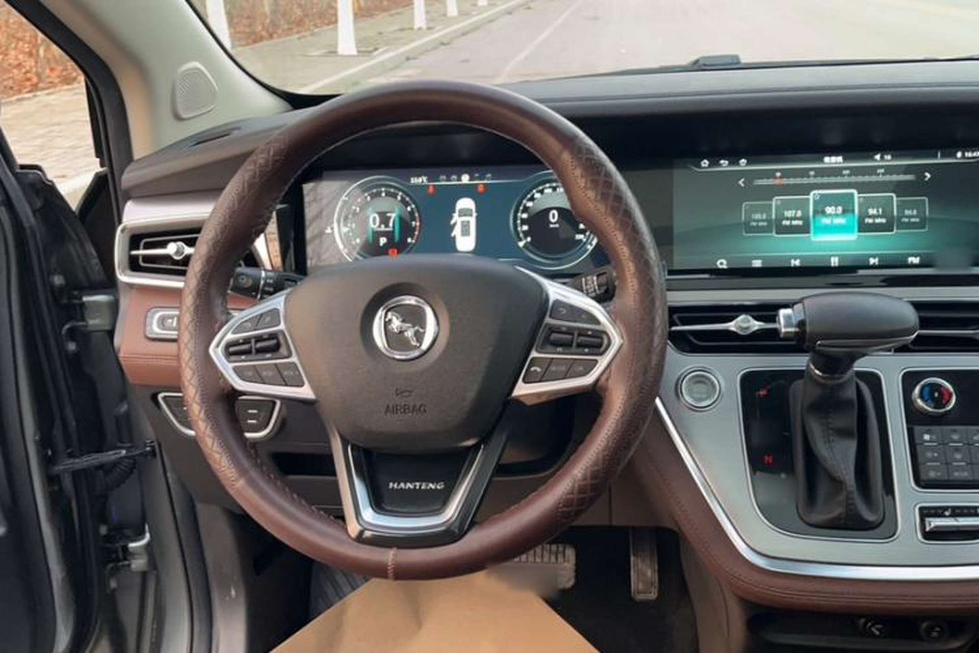 Used Hanteng V7 2019 1.5T Automatic Flagship Model 7 Seats China V Emission Standard Interior 10