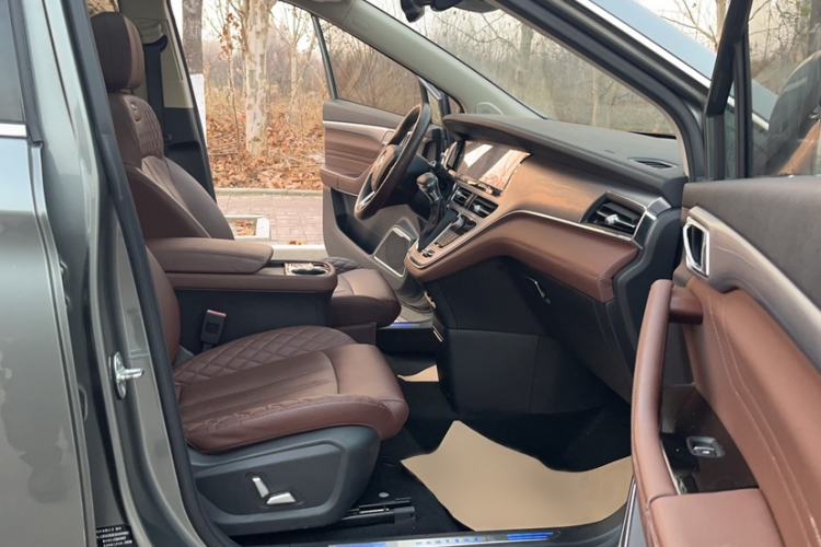 Used Hanteng V7 2019 1.5T Automatic Flagship Model 7 Seats China V Emission Standard Right Front Seat