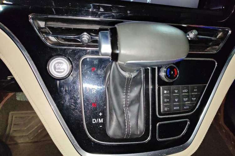 Used Hanteng V7 2019 1.5T Automatic Luxury 7-Seater China V Standard Gear Lever