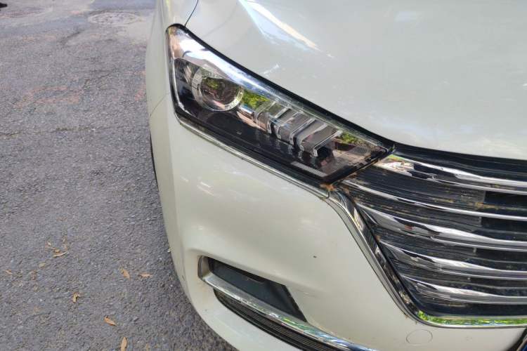Used Hanteng V7 2019 1.5T Manual Elite Model 7 Seats Emission Standard China V Right Front Headlight
