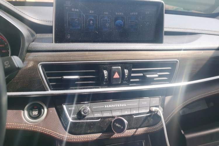 Used Hanteng X5 2018 1.5T CVT Luxury Edition Audio And AC Panel