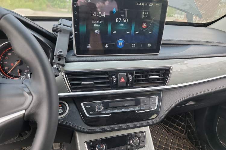 Used Hanteng X5 2018 1.5L Manual Elite Edition Audio And AC Panel