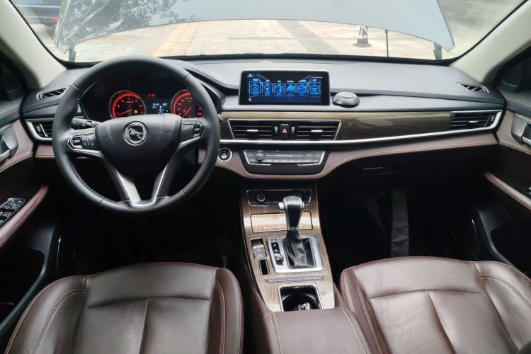 Used Hanteng X5 2018 1.5T CVT Luxury Edition Center Console
