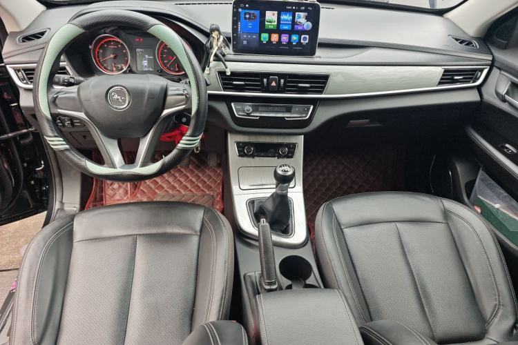 Used Hanteng X5 2018 1.5L Manual Comfort Edition Center Console