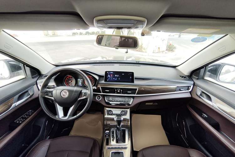 Used Hanteng X5 2018 1.5T CVT Luxury Edition Center Console