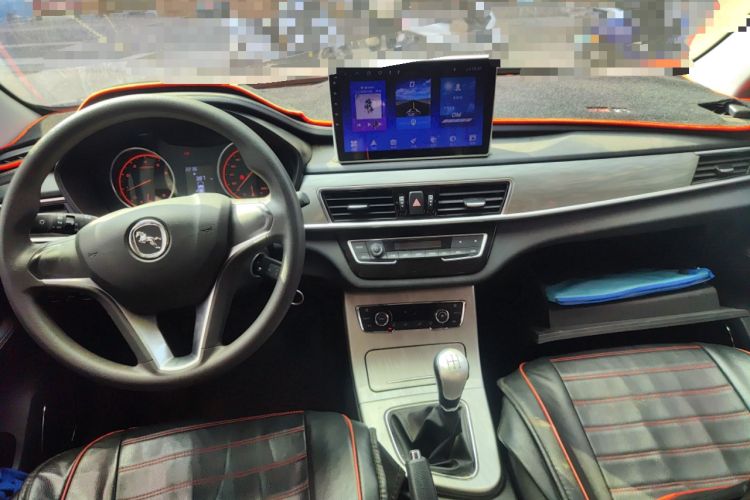 Used Hanteng X5 2018 1.5L Manual Comfort Edition Center Console
