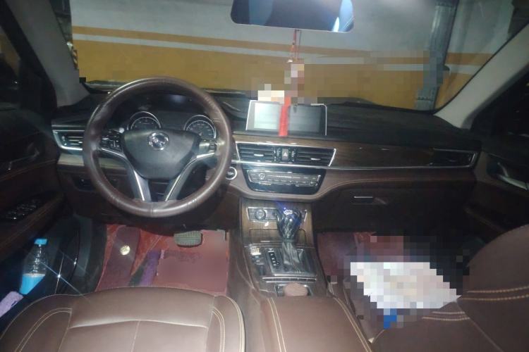 Used Hanteng X5 2018 1.5T CVT Luxury Edition Center Console