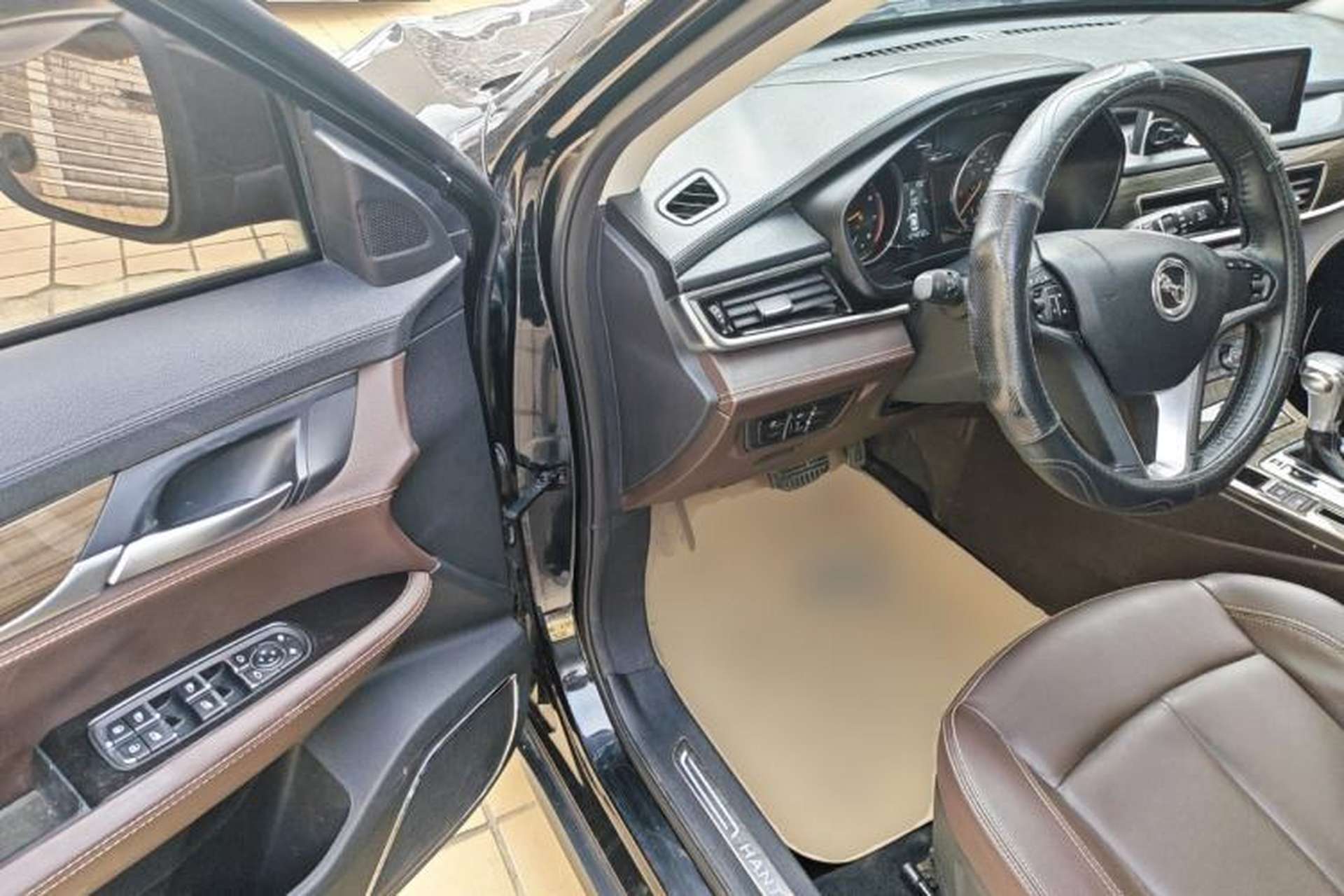 Used Hanteng X5 2018 1.5T CVT Luxury Edition Driver Seat