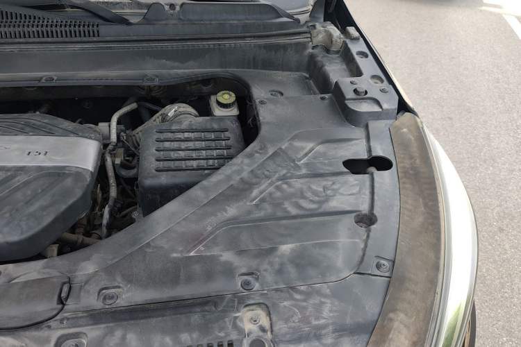 Used Hanteng X5 2018 1.5T CVT Luxury Edition Engine Bay Left