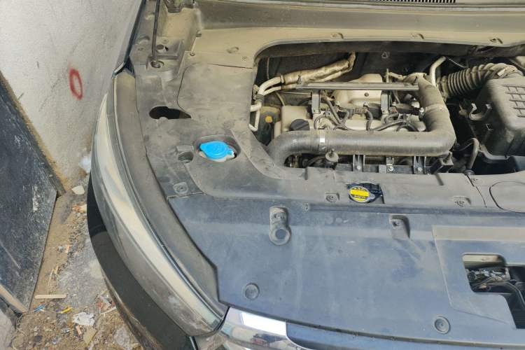 Used Hanteng X5 2018 1.5T CVT Luxury Edition Engine Bay Right