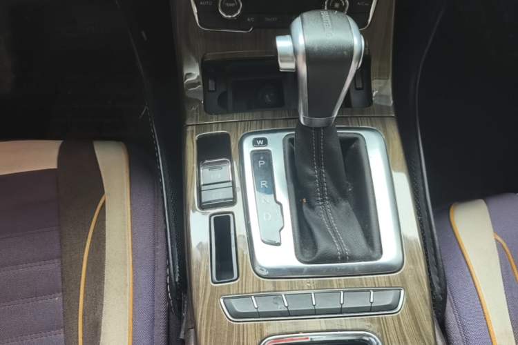 Used Hanteng X5 2018 1.5T CVT Luxury Edition Gear Lever
