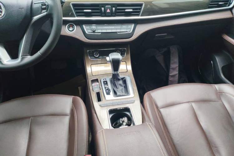 Used Hanteng X5 2018 1.5T CVT Luxury Edition Gear Lever
