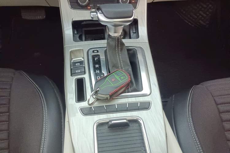 Used Hanteng X5 2018 1.5T CVT Luxury Edition Gear Lever