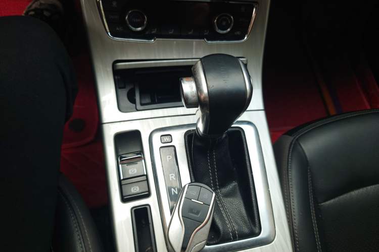 Used Hanteng X5 2018 1.5T CVT Elite Edition Gear Lever