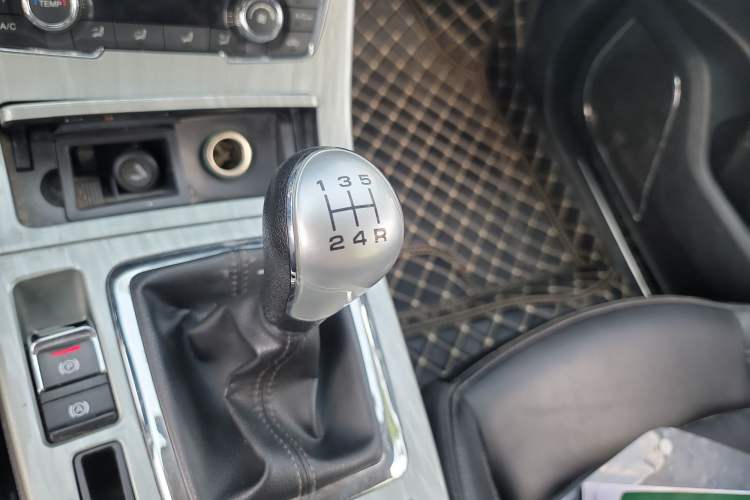 Used Hanteng X5 2018 1.5L Manual Elite Edition Gear Lever