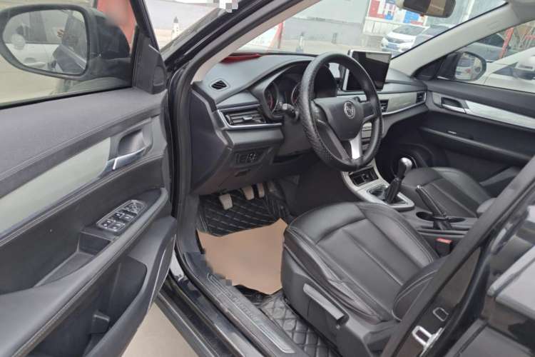 Used Hanteng X5 2018 1.5L Manual Comfort Edition Interior 2