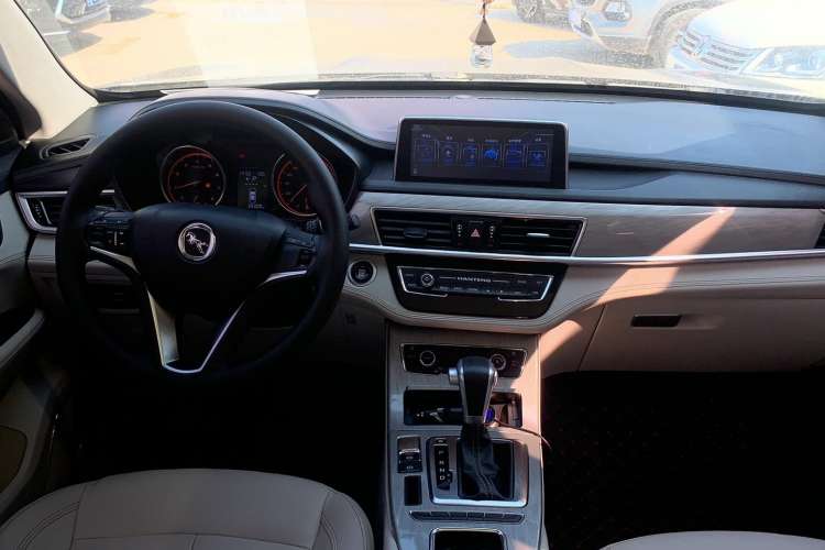 Used Hanteng X5 2018 1.5T CVT Luxury Edition Interior 3
