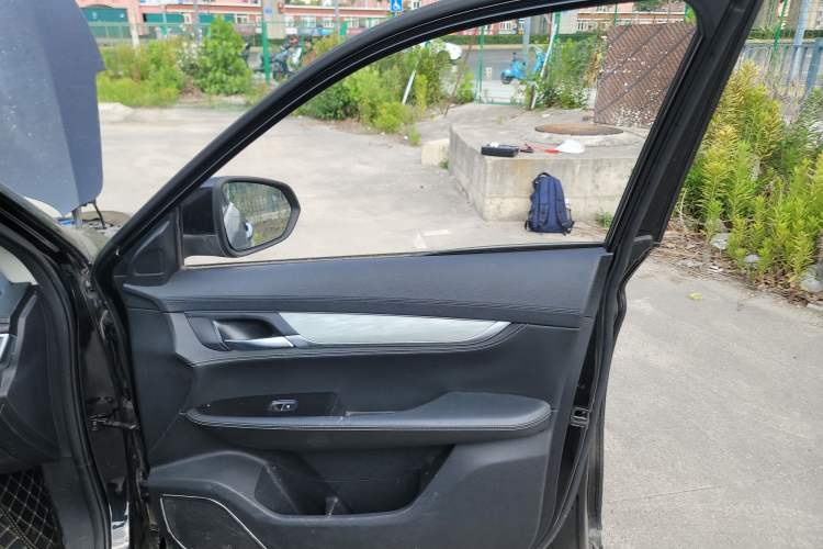 Used Hanteng X5 2018 1.5L Manual Elite Edition Interior 5