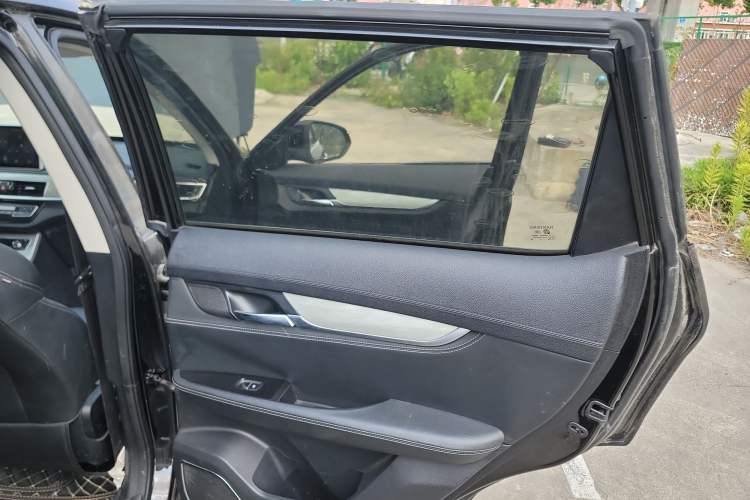 Used Hanteng X5 2018 1.5L Manual Elite Edition Interior 6