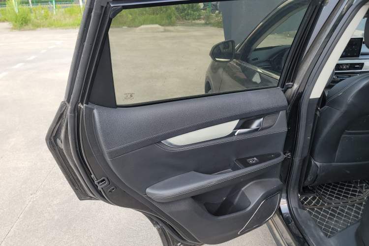 Used Hanteng X5 2018 1.5L Manual Elite Edition Interior 8