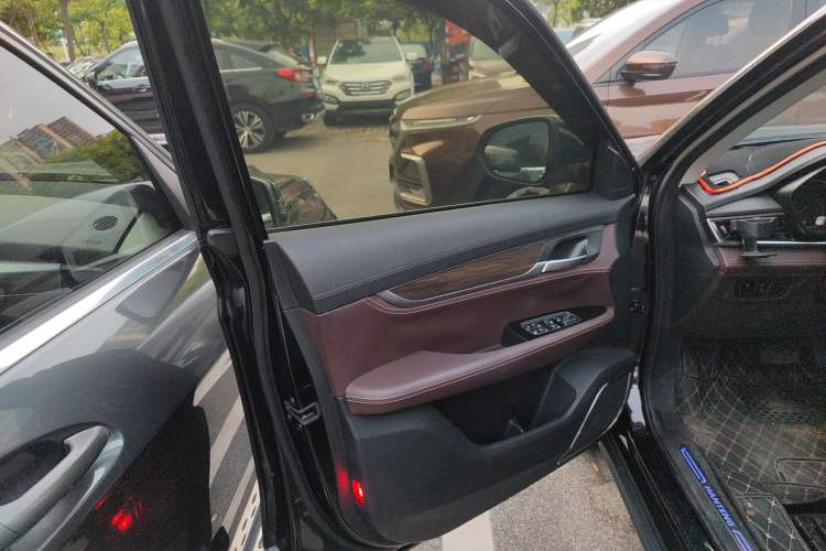 Used Hanteng X5 2018 1.5T CVT Luxury Edition Left Front Door Interior