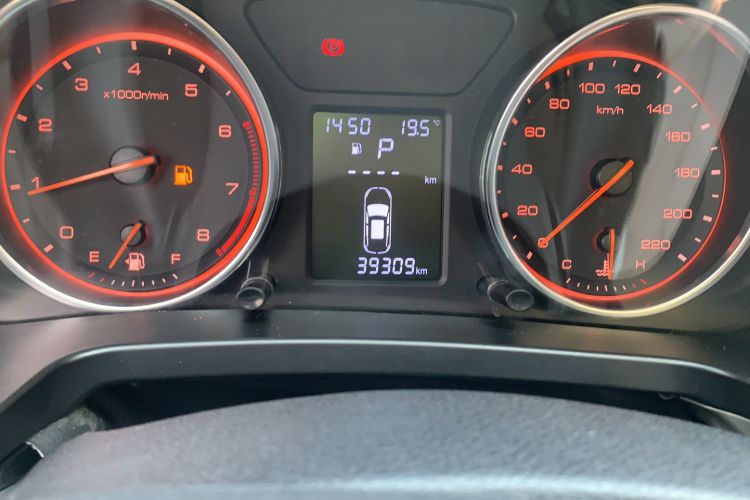 Used Hanteng X5 2018 1.5T CVT Luxury Edition Odometer Close Up