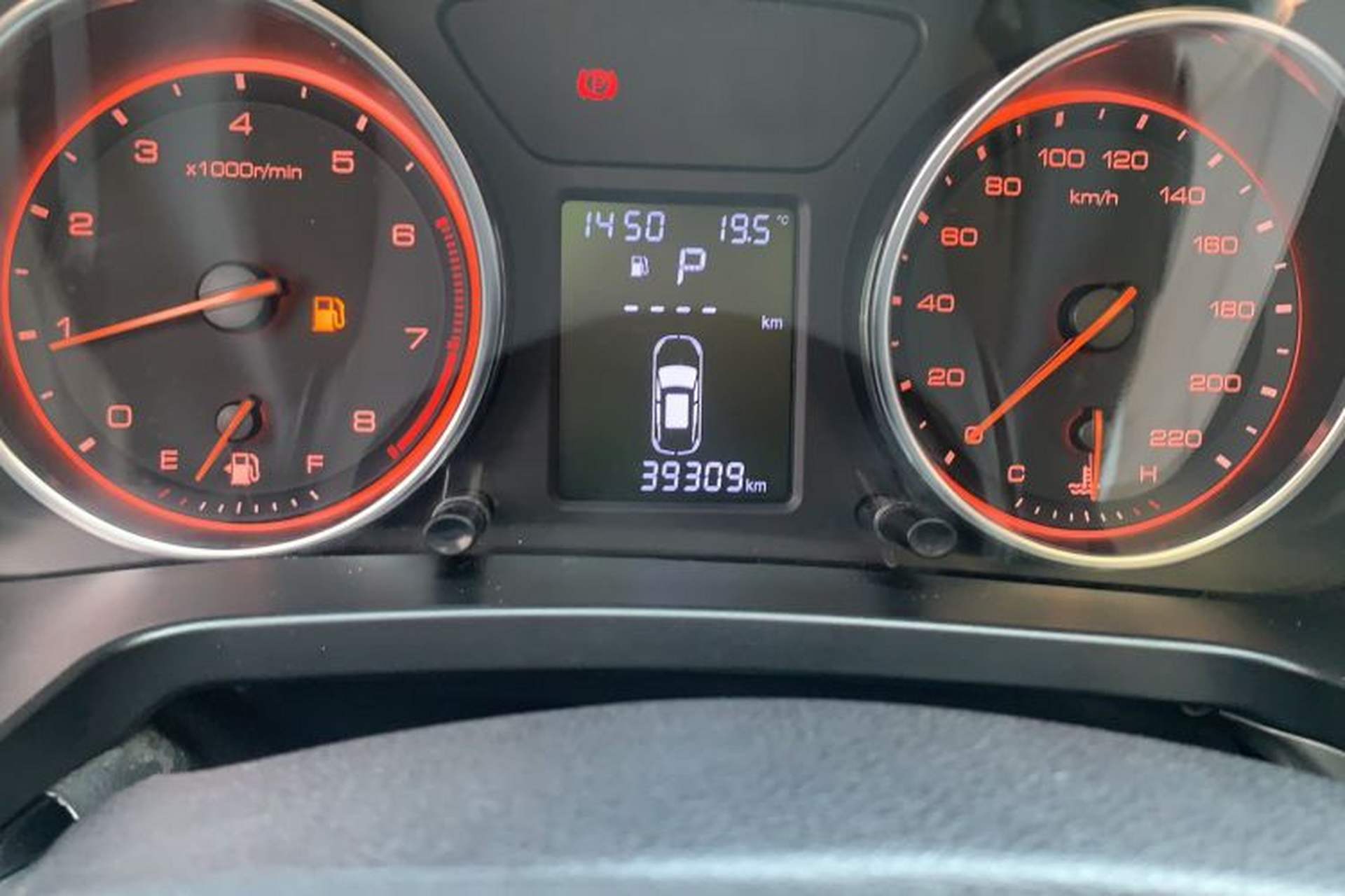 Used Hanteng X5 2018 1.5T CVT Luxury Edition Odometer Close Up