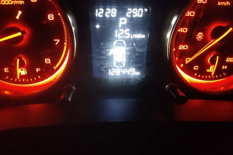 Used Hanteng X5 2018 1.5T CVT Luxury Edition Odometer Close Up