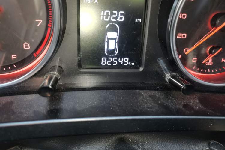 Used Hanteng X5 2018 1.5T Manual Luxury Edition Odometer Close Up