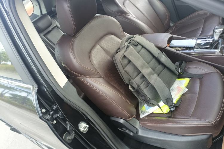 Used Hanteng X5 2018 1.5T CVT Elite Edition Right Front Seat
