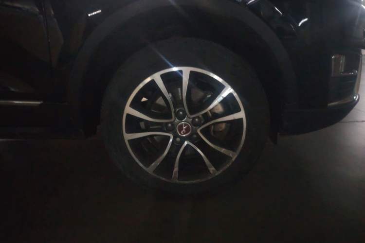 Used Hanteng X5 2018 1.5T CVT Luxury Edition Right Front Wheel Hub