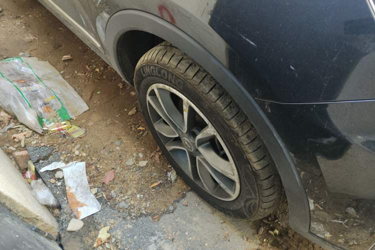 Used Hanteng X5 2018 1.5T CVT Luxury Edition Right Front Wheel Hub