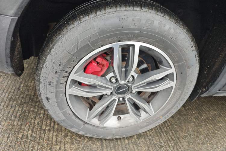Used Hanteng X5 2018 1.5L Manual Comfort Edition Right Rear Wheel Hub