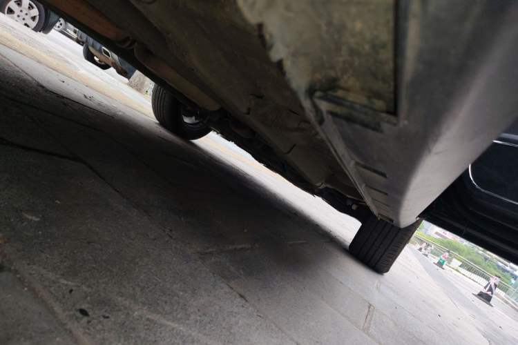 Used Hanteng X5 2018 1.5T CVT Luxury Edition Right Side Sill