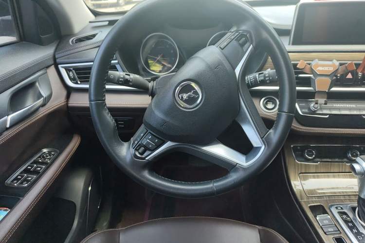 Used Hanteng X5 2018 1.5T CVT Luxury Edition Steering Wheel