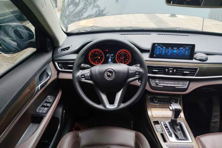 Used Hanteng X5 2018 1.5T CVT Luxury Edition Steering Wheel