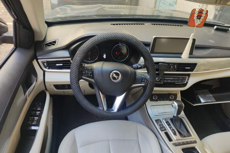 Used Hanteng X5 2018 1.5T CVT Luxury Edition Steering Wheel