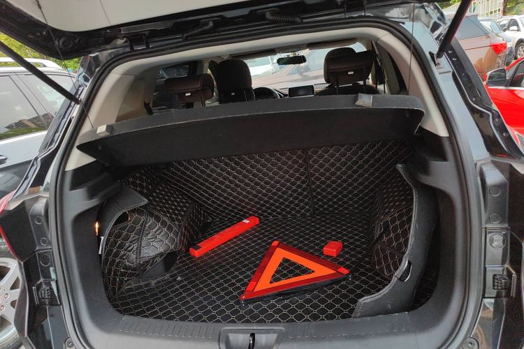 Used Hanteng X5 2018 1.5T CVT Luxury Edition Trunk
