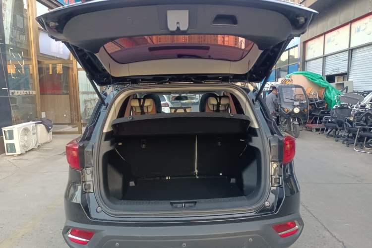 Used Hanteng X5 2018 1.5T CVT Luxury Edition Trunk