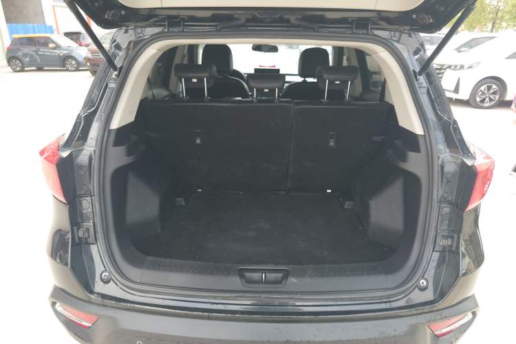 Used Hanteng X5 2018 1.5T CVT Elite Edition Trunk