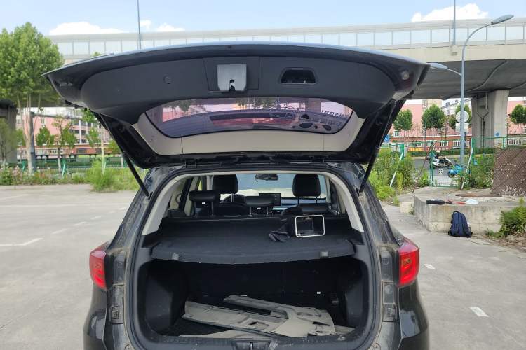 Used Hanteng X5 2018 1.5L Manual Elite Edition Trunk