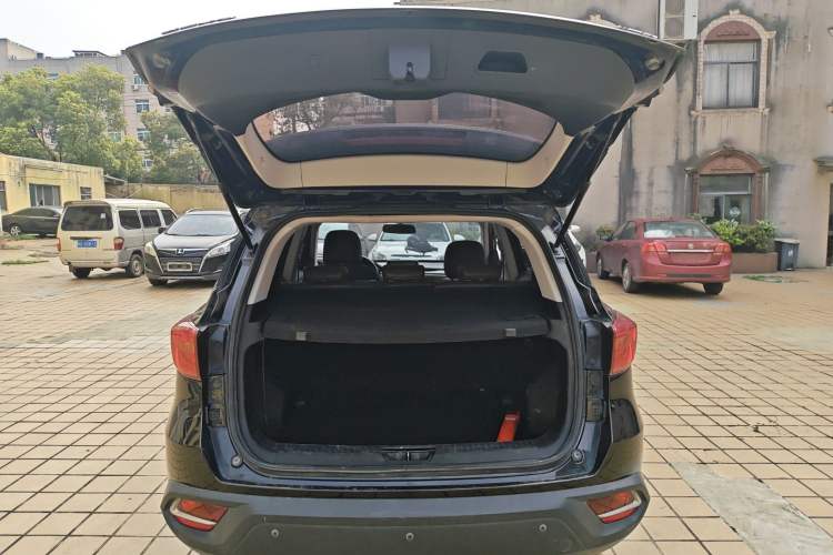 Used Hanteng X5 2018 1.5T CVT Luxury Edition Trunk