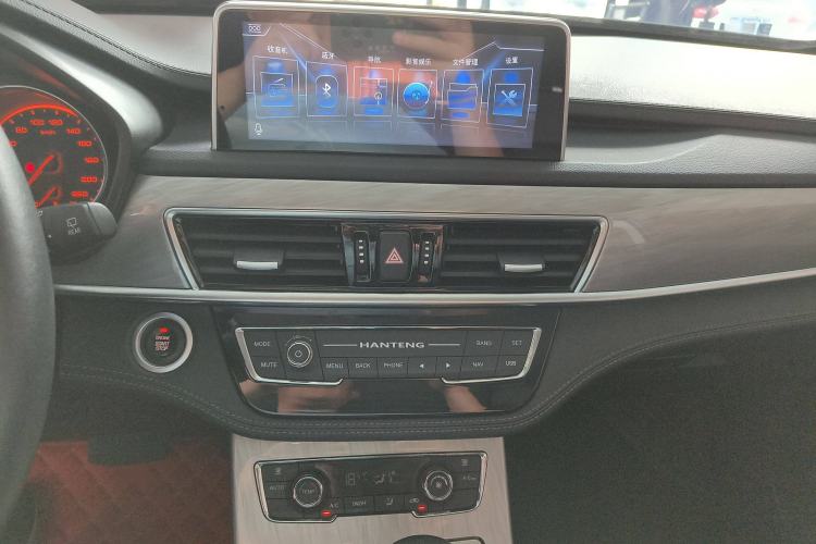 Used Hanteng X5 2018 1.5T CVT Luxury Edition Audio And AC Panel