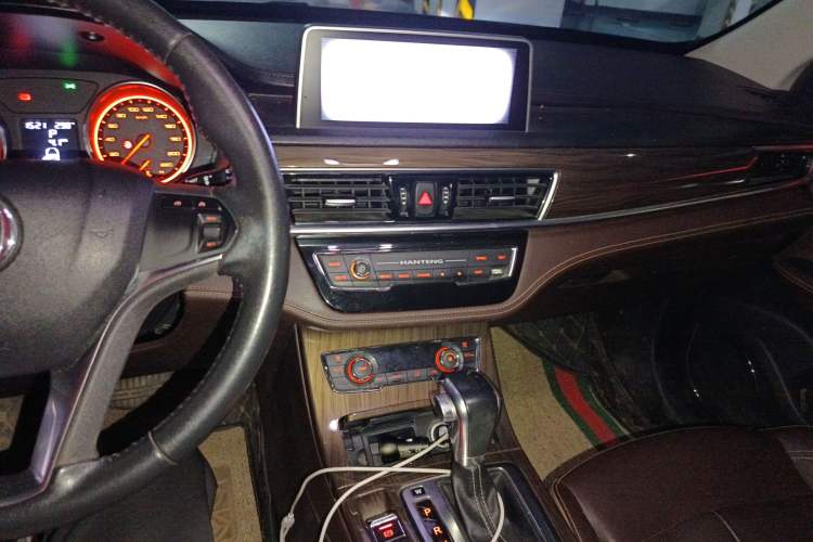 Used Hanteng X5 2018 1.5T CVT Luxury Edition Audio And AC Panel