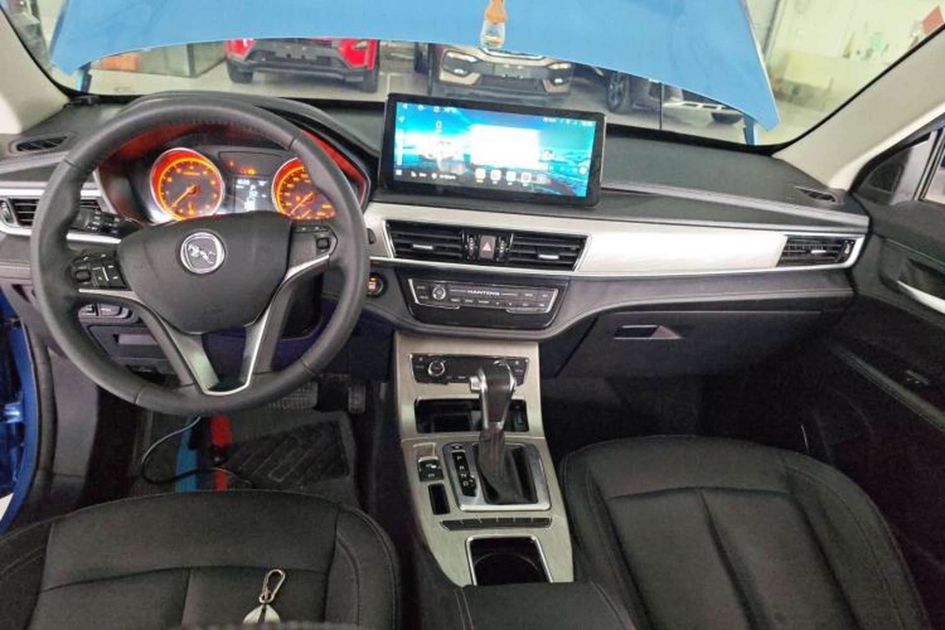 Used Hanteng X5 2018 1.5T CVT Luxury Edition Center Console