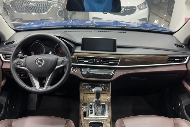 Used Hanteng X5 2018 1.5T CVT Luxury Edition Center Console