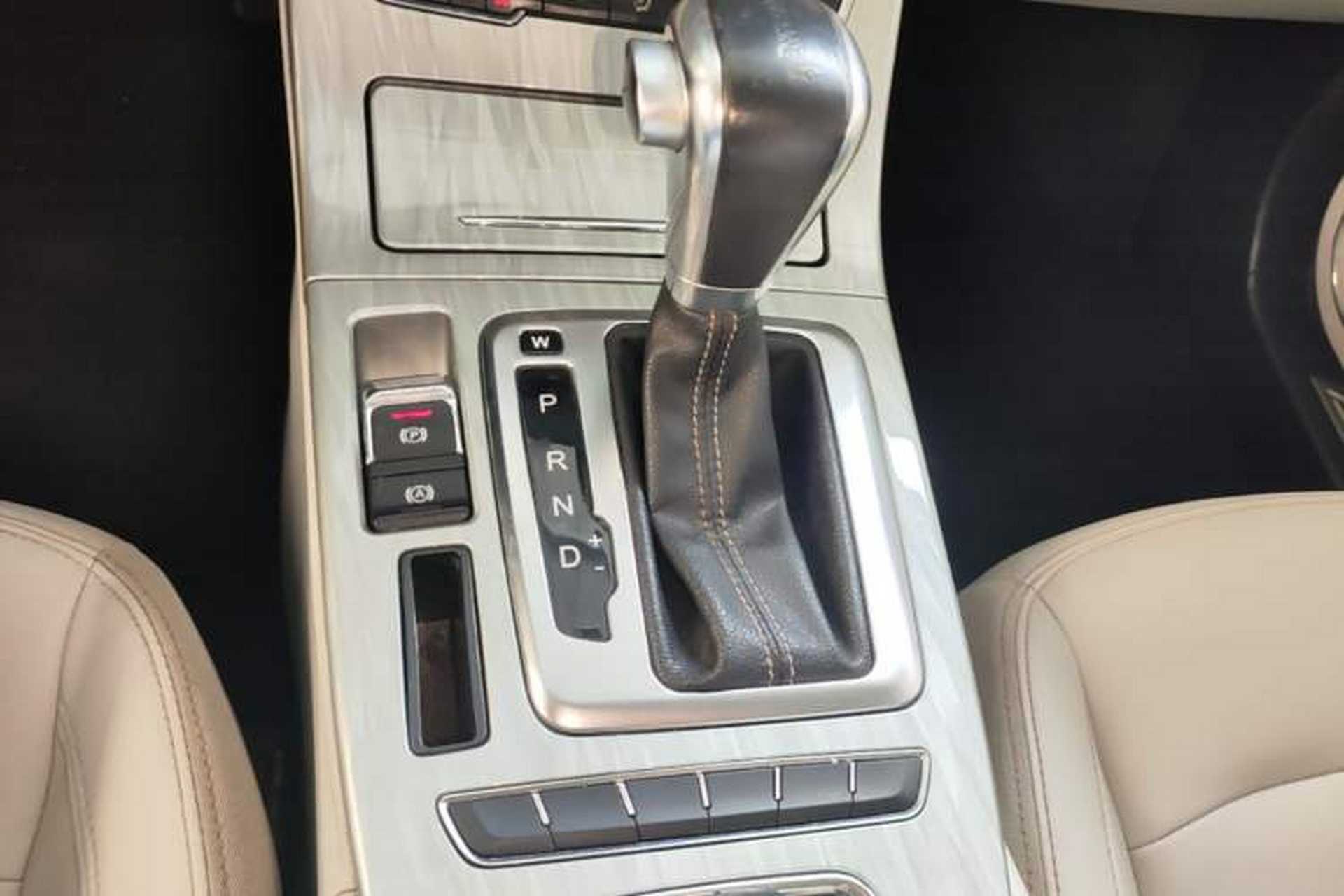 Used Hanteng X5 2018 1.5T CVT Luxury Edition Gear Lever