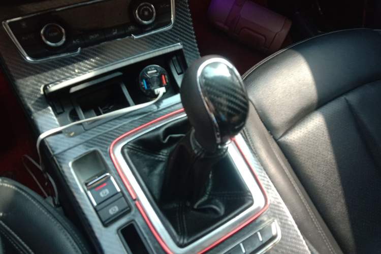Used Hanteng X5 2018 1.5T Manual Luxury Edition Gear Lever